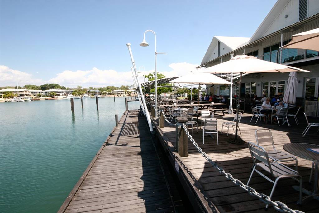 Quality Hotel Darwin Airport Fasiliteter bilde The Strand, Townsville