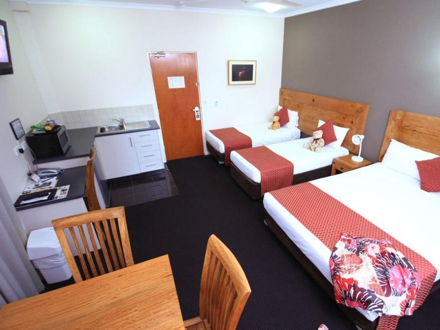 Quality Hotel Darwin Airport Eksteriør bilde A typical studio apartment